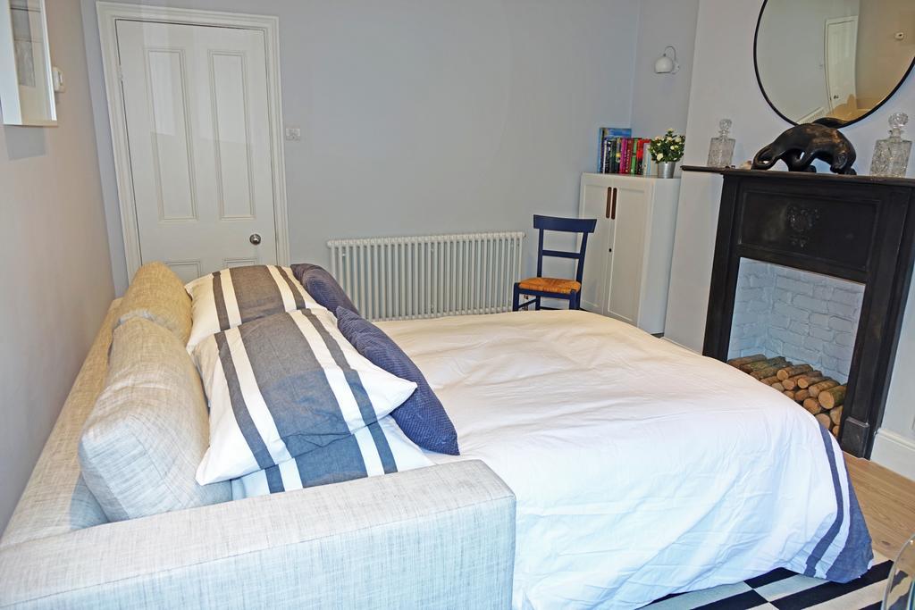 Sparkling Apartment In Kensington Olympia Londra Dış mekan fotoğraf